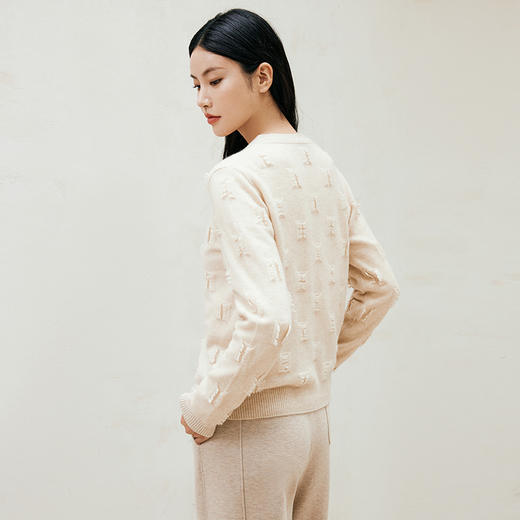 玳莎剪毛全羊绒针织开衫女冬季新款时尚设计感V领毛衣上衣  ED33310 商品图3
