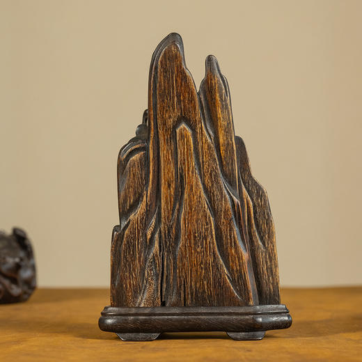 清 沉香木雕山水人物山子摆件 商品图1