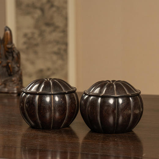 清中期 紫檀木雕瓜棱形围棋罐（一对） 商品图0