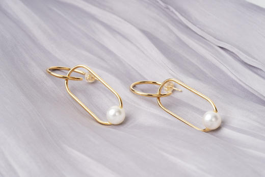 「快乐胶囊」Akoya珍珠18k金耳环 商品图0