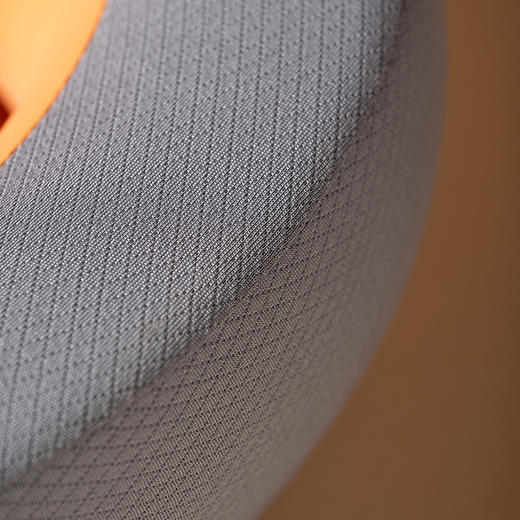 经典】岸纾人体工学高品质记忆棉U型护颈按摩枕 呵护颈椎 透气亲肤 商品图4