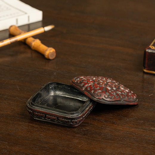 清 剔犀云纹香盒 商品图4