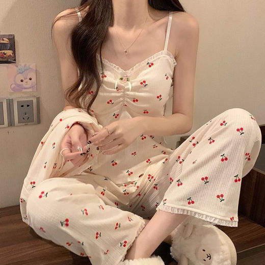 【温柔白月光，碎花吊带三件套】新款长袖睡衣女春秋款季，不挑身材亲肤舒适，仿棉纯欲风性感碎花带胸垫三件套装QQ 商品图2