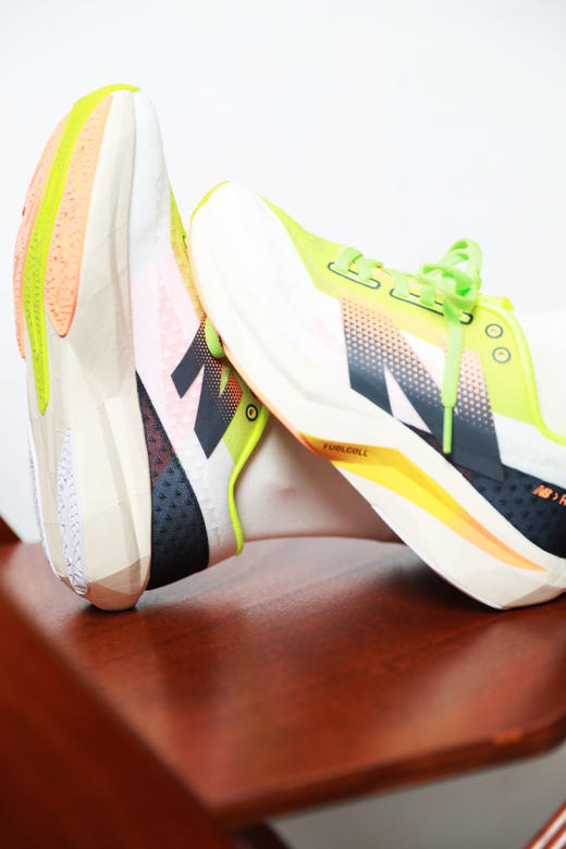 心动了的，显高显身材。复古专业缓震轻量竞速徒步跑步鞋A101880 商品图11