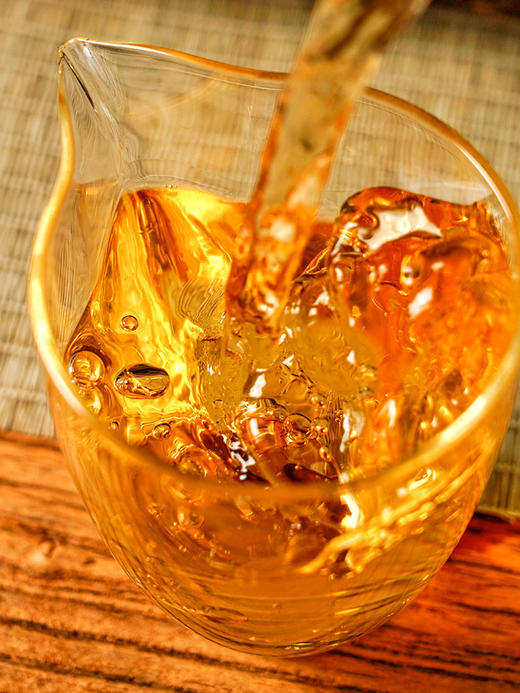 【掌柜私藏冰岛老寨】2015年冰岛老寨古树纯料 超级稀有一饼难求十年陈357克/饼，5饼/提，拍5发6 商品图5