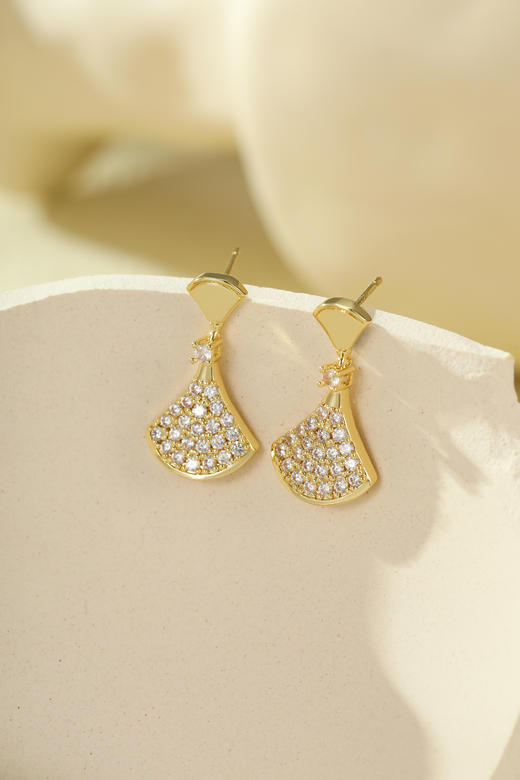 🎈秋冬新款【MointPhoice七里香耳饰】🔥明艳大气！♥️连戴5天不撞款❗ 🌈一盒5对只要69💰 品牌直发🌷每一款都很百搭❗不挑脸型和🍀发型！ 商品图5