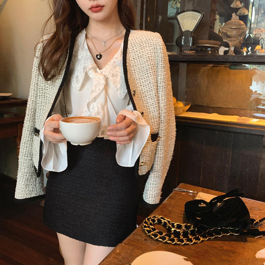 金蘑菇菇 黑金报刊 香香组/ 经典秀场高定感精致香风短外套 香香半裙 商品图0