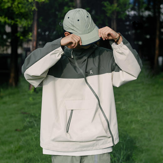 【品牌特惠】ACMEITEM爱棵米 户外七巧板穿搭防水连帽夹克透湿连帽外套男女GAF3210376G 商品图2