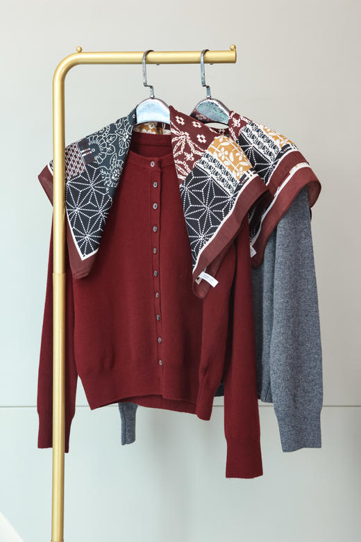 氛围感丝巾披肩羊毛衫 商品图0