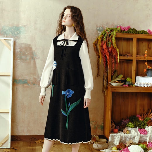 两三事梵高文艺呢喃鸢语2024秋季新款毛巾绣无袖背心裙毛织连衣裙 商品图3