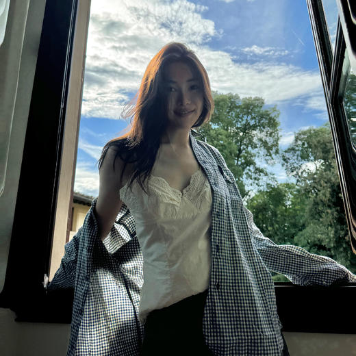 ROMI STUDIO“复古随性”100棉蓝白细格纹软糯宽松翻领衬衣431C9120 商品图1