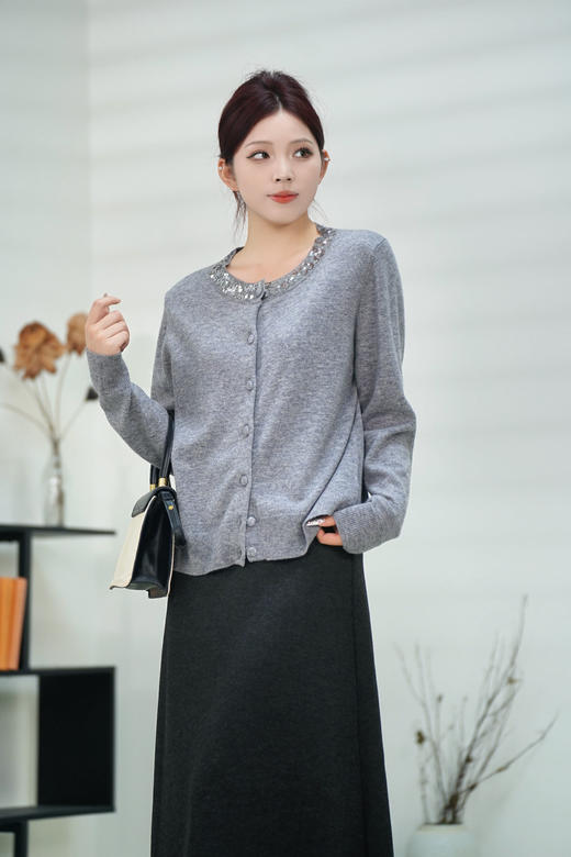 臣禾重工手工亮片开衫JZ244090118现货 商品图2