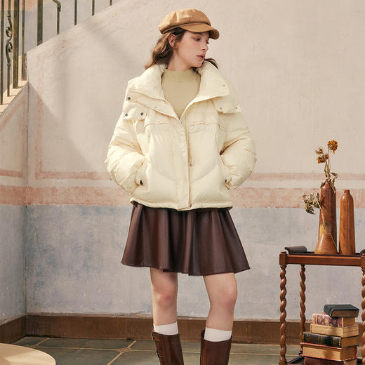 【暖冬内购】两三事 奶油泡芙 2024冬季新款甜美心形压线可拆连帽羽绒服女宽松 商品图3