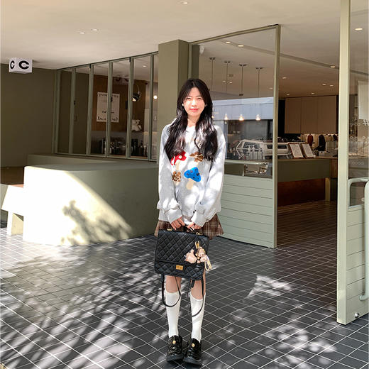 <曾小咸推荐>新品现货秒杀！卖完下架不再补 ！微信粉丝打折价！！灰色加绒连帽蘑菇绣花卫衣 日常199.99/件 立减100 秒杀99.99/件！！ 商品图4