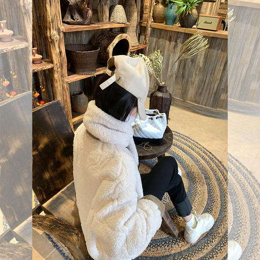 <曾小咸推荐>韩版撞色拼接羊羔毛外套围脖 商品图4