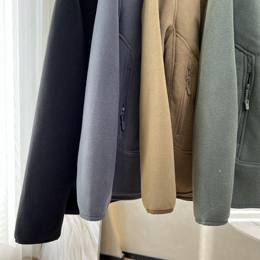 新增！抢完无补！出口欧洲订单！官网💰1200+【情侣款户外重磅双面摇粒绒外套 连帽/立领】✅360°循环保暖！航空级除静电材质✅自发热功能，保暖效果增强2倍 ✅3D立体裁剪，上身不塌有风骨！ 商品图6