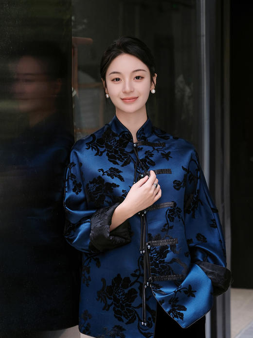 瑕疵|盛唐牡丹 |石青底色真丝漳绒外套[特价品] 商品图1