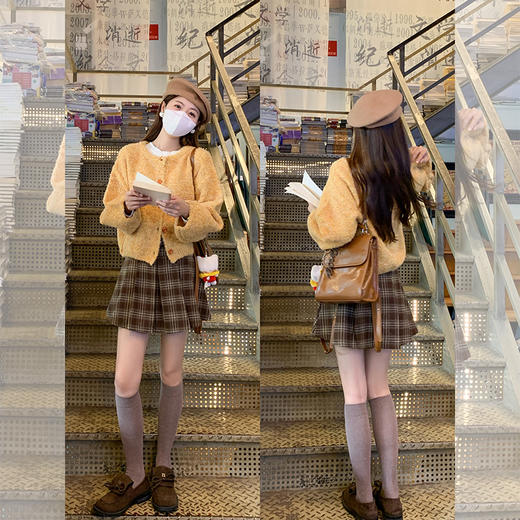 <曾小咸推荐>秋冬软糯黄色开衫格子短裙 商品图1