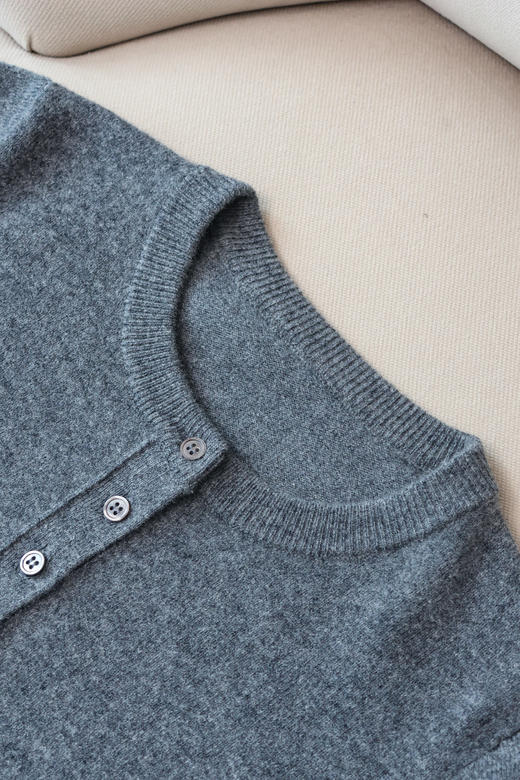 氛围感丝巾披肩羊毛衫 商品图1