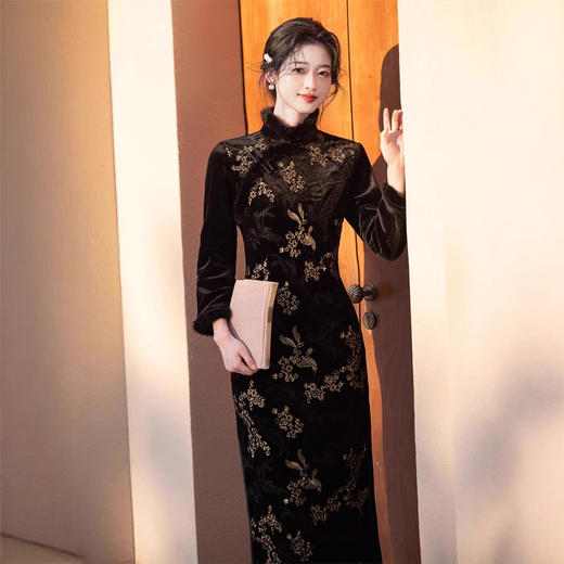 冬款韩国绒刺绣长款旗袍，加绒加厚黑色高级气质旗袍SJT710 商品图3