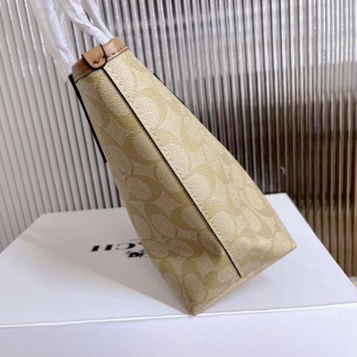 COACH蔻驰 City 23 金标Logo经典老花按扣 帆布 托特包Tote包购物袋单肩包 中号 女款 浅卡其色拼浅马鞍色（CB） 商品图5