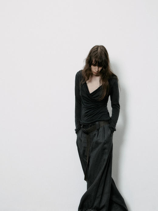 TU｜C05AW24-TP02-交叉领长袖打底衫 [ WT00 / 黑BK00 / 蓝灰BL25 ] 商品图6