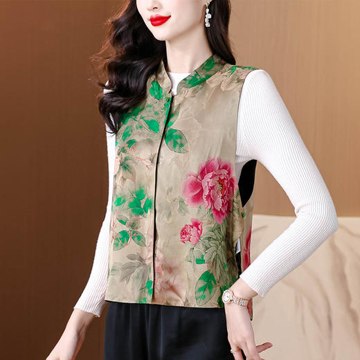 KQL353H9585 2024秋冬新款新中式穿搭仿真丝马甲背心女无袖外搭桑蚕丝国风上衣 商品图3