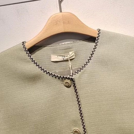 VIVIAN LIU薇薇安刘D2413105梅春女装新款圆领短款气质小香风外套 商品图2