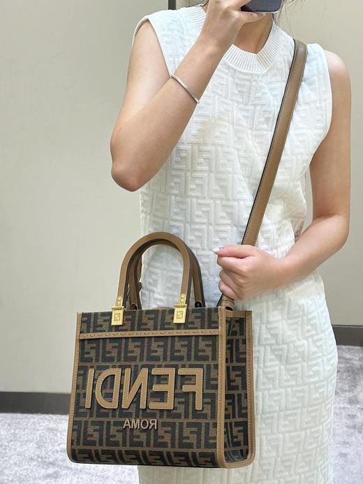 芬迪老花Tote新款式牛皮配老花F和*级皮手挽的购物袋方便实用容量十足而且日常使用率非常高（HH） 商品图4