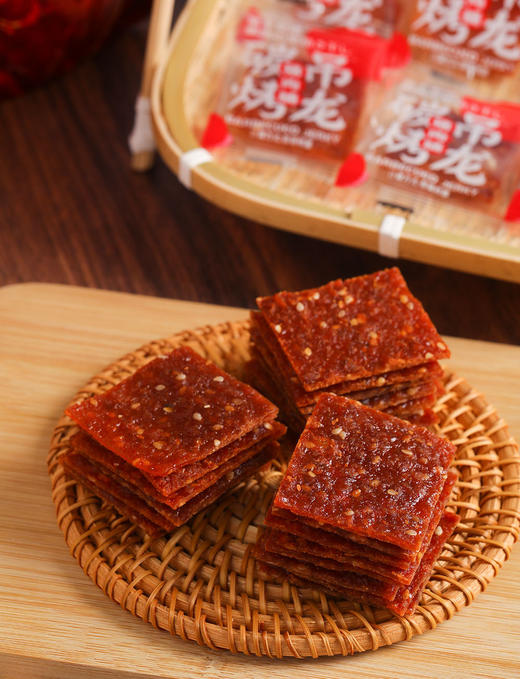 【天天好日子炭烤麻辣吊龙猪肉脯】29.9到手一大袋结合了传统炭烤技艺与经典卫龙麻辣风味辣条的创新美食、麻辣鲜甜 精选原料·吊龙肉质·精选100%吊龙部位的猪肉 商品图9