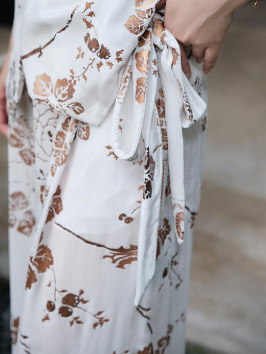 盛唐牡丹| 白色丝绒烫金阔腿裤 商品图1