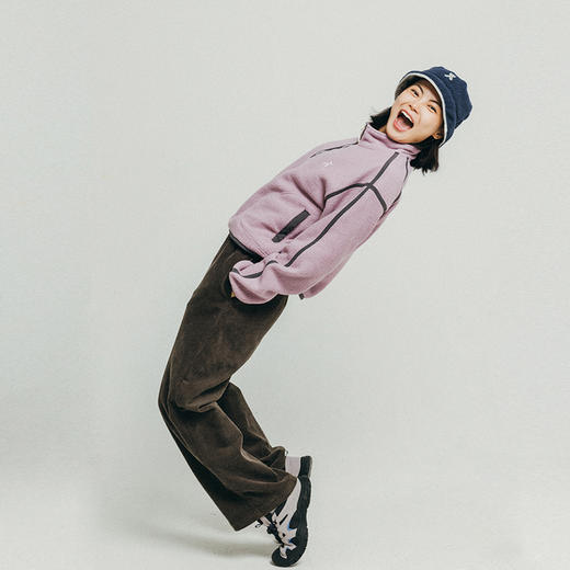 【十一破价福利】ACMEITEM爱棵米 户外女士保暖摇粒绒卫衣套头立绒短款运动卫衣GAF2310857G 商品图2