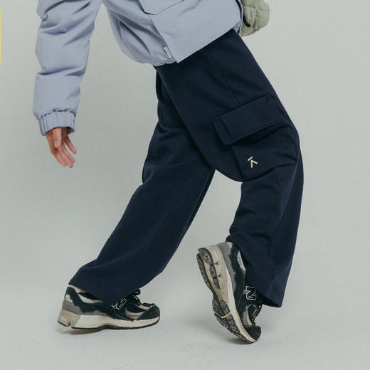 【品牌直发-降价福利】ACMEITEM爱棵米 户外情侣工装卫裤微弹宽松口袋休闲运动长裤男女GAF3020068G 商品图2