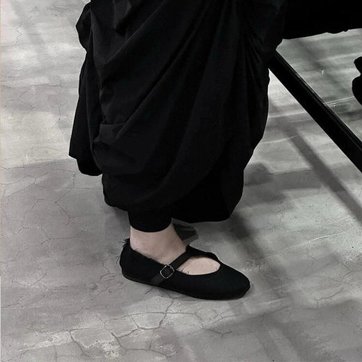 【顺丰包邮】12536 洛诗琳时尚走秀款复古毛边皮扣浅口麻布平底鞋89709 商品图3