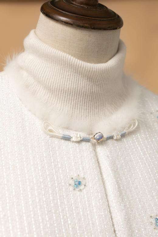 荷言GL 雪落梅 新中式钉珠刺绣小香风毛呢马甲秋冬（可搭配雪落枝） 商品图2