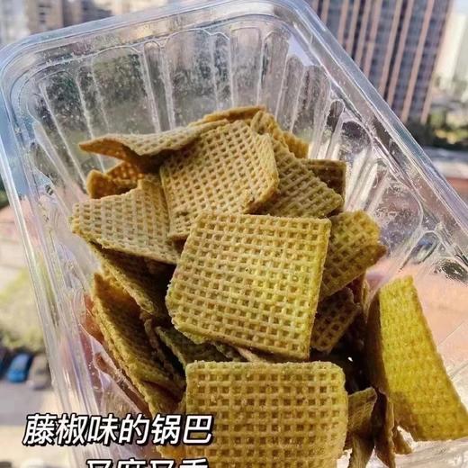 上瘾了!..o0就是这款【花椒锅巴】微微麻，非常香，难得的是不会过咸，满满当当一大盒大片大片的，吃起来超级爽最难能可贵的是一点儿都不油腻。 商品图3