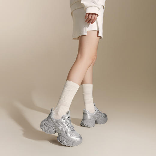 千百度银色厚底老爹鞋女春季百搭防滑网面鞋休闲运动鞋舒适A24488604 商品图4