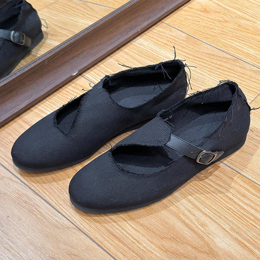 【顺丰包邮】12536 洛诗琳时尚走秀款复古毛边皮扣浅口麻布平底鞋89709 商品图4