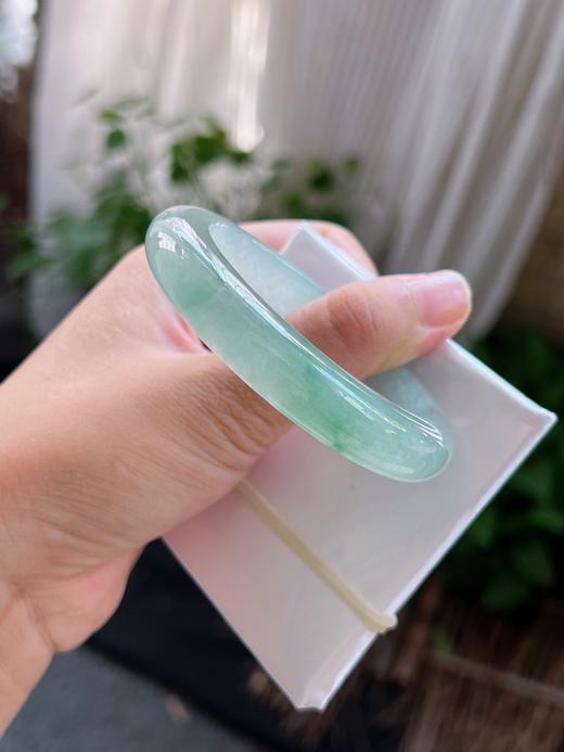 54正圈翡翠手镯 商品图3