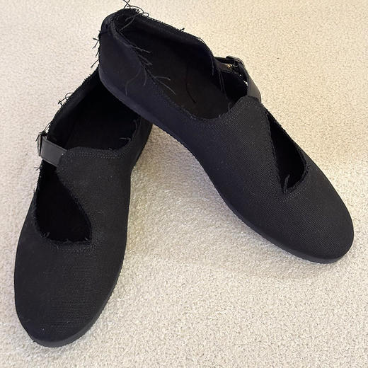 【顺丰包邮】12536 洛诗琳时尚走秀款复古毛边皮扣浅口麻布平底鞋89709 商品图0