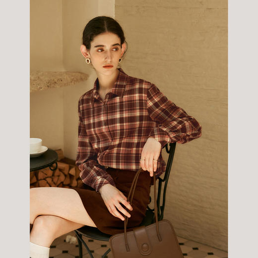 OLrain欧芮儿复古格纹衬衫女冬季2024年新款翻领宽松落肩长袖上衣 商品图1