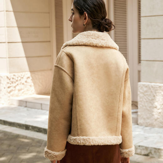 OLrain欧芮儿卡其色皮草外套女冬季2024新款休闲翻领加厚保暖上衣 商品图3