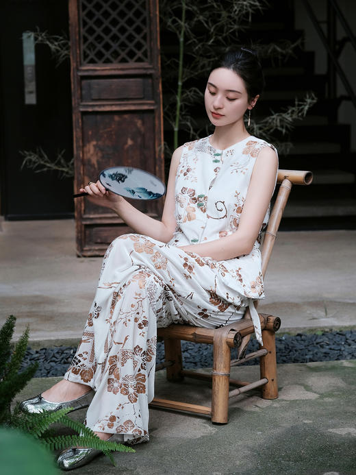 盛唐牡丹| 白色丝绒烫金对襟马甲 商品图3