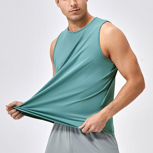 跃牌【欲动春风】男装系列 男夏季宽松健身背心透气跑步运动上衣41117 商品图3