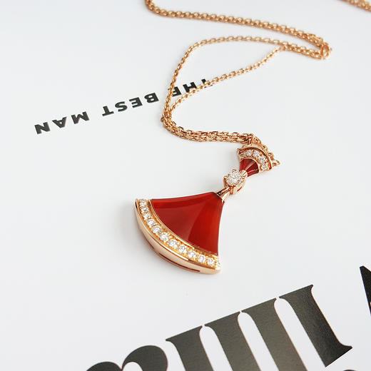 【95新】BVLGARI宝格丽DIVAS’ DREAM系列356437大号玫瑰金镶钻红玉髓扇子项链女士181024JJ05 现售价：23500 商品图5