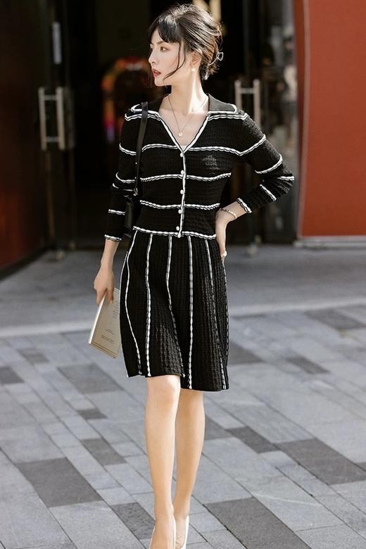 Le Malene 法式优雅花边设计上衣半裙针织套装 17370 商品图1