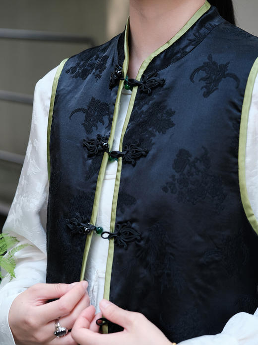 盛唐牡丹| 翠绿色丝绒如意湖亭长马甲 商品图5