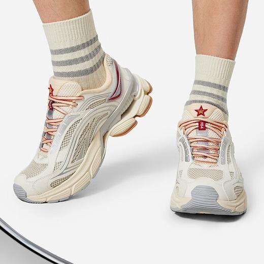 李宁极光RENEW男子跑鞋2024新款回弹支撑休闲运动鞋子AGCU075 商品图1