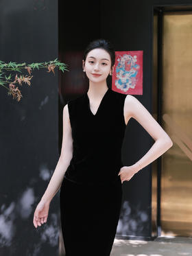 盛唐婧| 真丝丝绒百搭坎肩美背-黑色