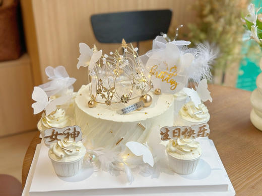 女王范主题蛋糕，做自己的女王，无需借助别人的光，可供15人分享 商品图1